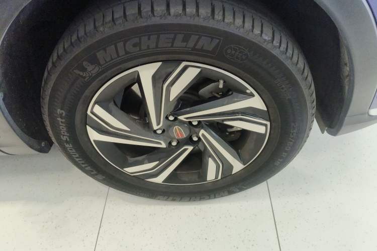 Used Hongqi HS5 2022 Revised Version 2.0T Smart Connect Flagship Edition
