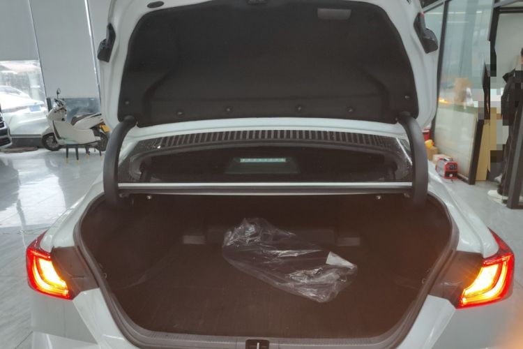 Used Toyota Camry 2024 Dual-Engine 2.5HG Prestige Edition Trunk