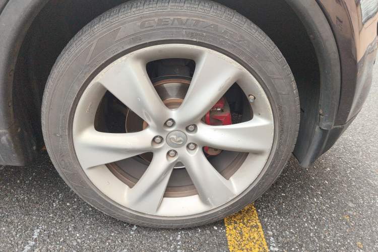 Used Infiniti FX 2013 FX37 Supreme Edition Right Front Wheel Hub