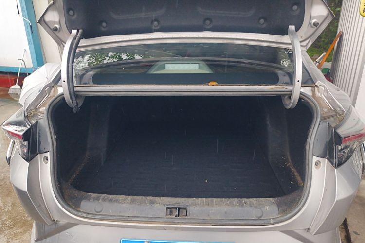 Used Dongfeng Aeolus Yixuan 2021 230T Automatic Chasing Shadow Edition Trunk