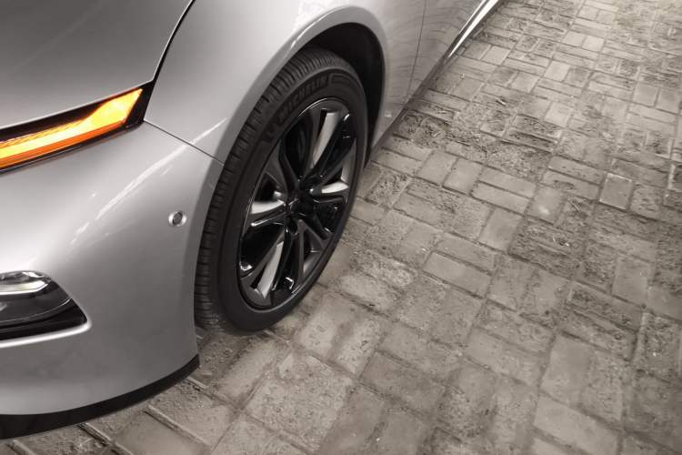 Used XPeng P7 2022 670E+ Exterior 4