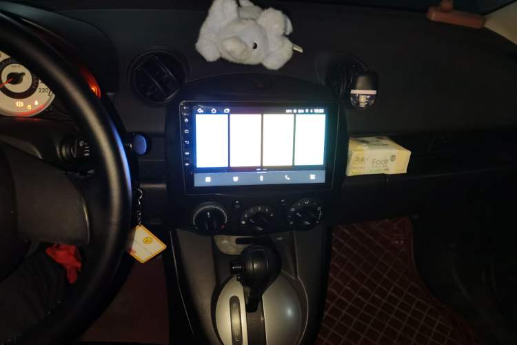 Used Mazda 2 2012 Hatchback Xuan Dong 1.3L Automatic Standard Edition