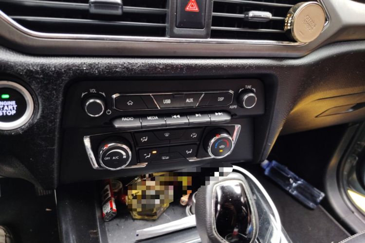 Used Dongfeng Fengon S560 2018 1.8L CVT Smart Connect 7-Seater Audio And AC Panel