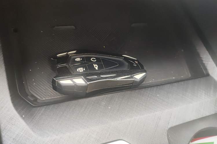 Used Changan UNI-V 2022 1.5T Prestige Version