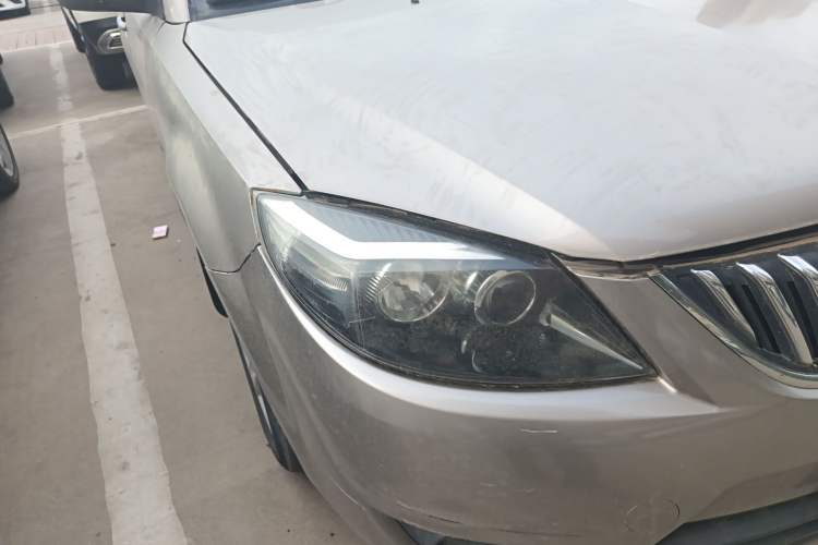 Used Haima Fumei 2012 Sedan 1.6L Manual Flagship Edition Right Front Headlight