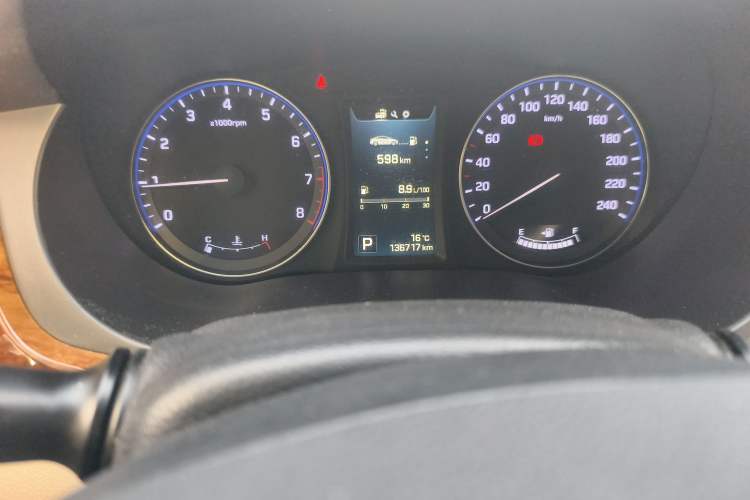 Used Hyundai Mistra 2014 1.8L Automatic Deluxe DLX Model Odometer Close Up