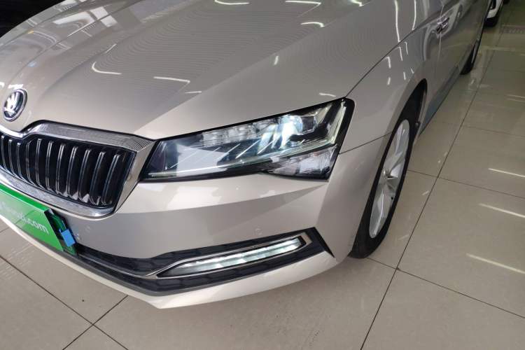 Used Skoda Superb 2019 Facelifted TSI280 DSG Comfort Edition
