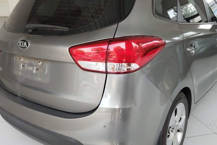 Used Kia Carens 2013 2.0L 7-Seater Automatic Standard Version China IV Standard
