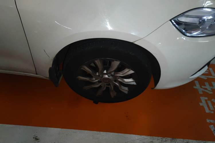 Used Fiat Ottimo 2014 1.4T Automatic Comfort Edition Right Front Wheel Hub