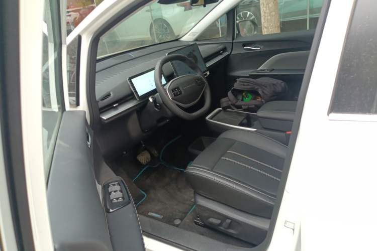 Used Venucia VX6 2023 520 Max
