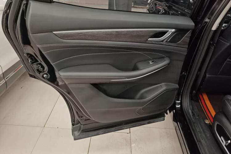 Used Dongfeng Fengon 580 2022 1.5T Automatic Luxury Version
