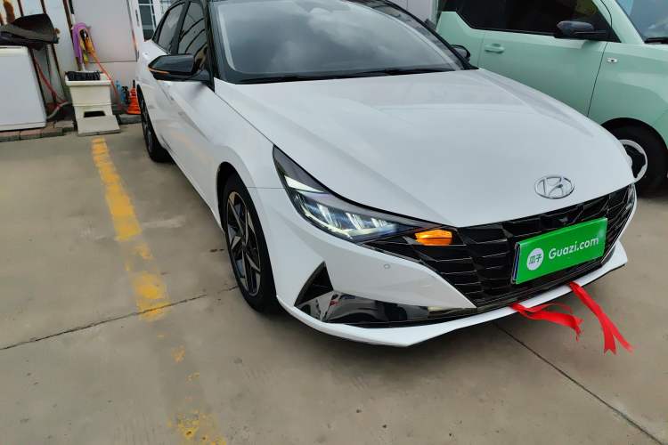 Used Hyundai Elantra 2021 1.5L CVT TOP Flagship Edition Front Right 45 Deg