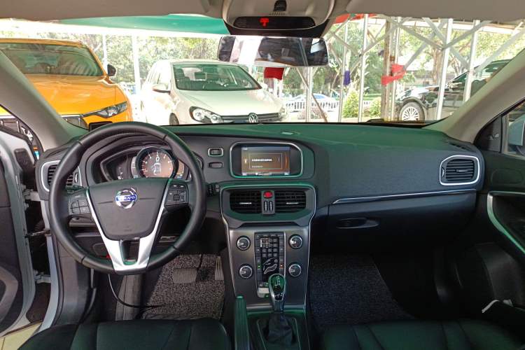 Used Volvo V40 2014 2.0T Zhiya Edition