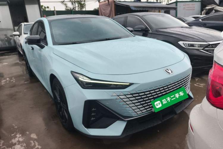 Used Changan UNI-V 2022 1.5T Prestige Version