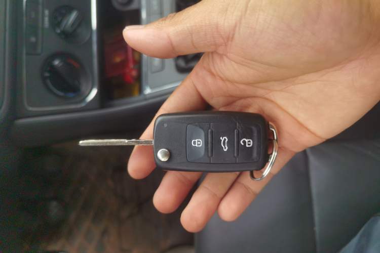 Used Volkswagen Lavida 2015 1.6L Manual Comfort Edition