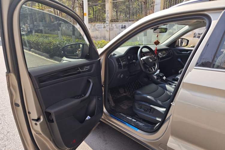 Used Skoda Kodiaq 2019 Facelifted TSI330 5-Seater Two-Wheel-Drive Luxury Enjoyment Edition China VI Standard