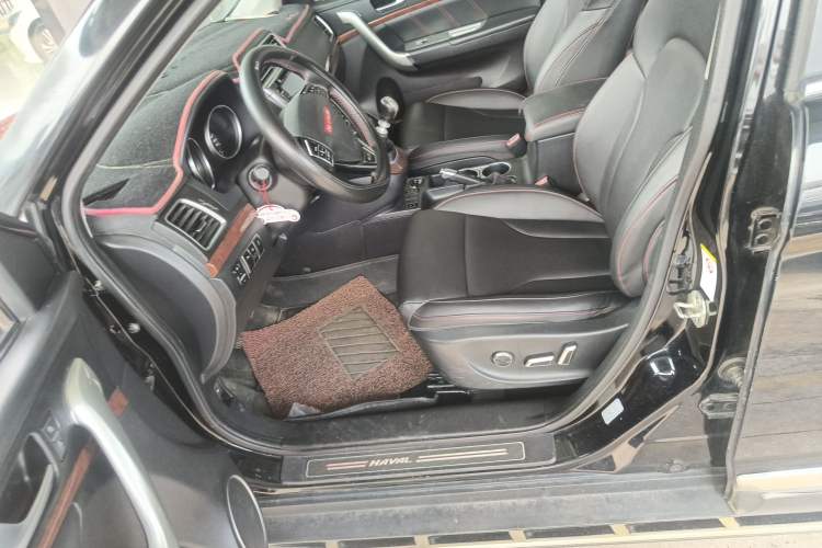 Used Haval H6 2015 Revised Version Sport Edition 1.5T Manual Transmission Two-Wheel Drive Elite Grade