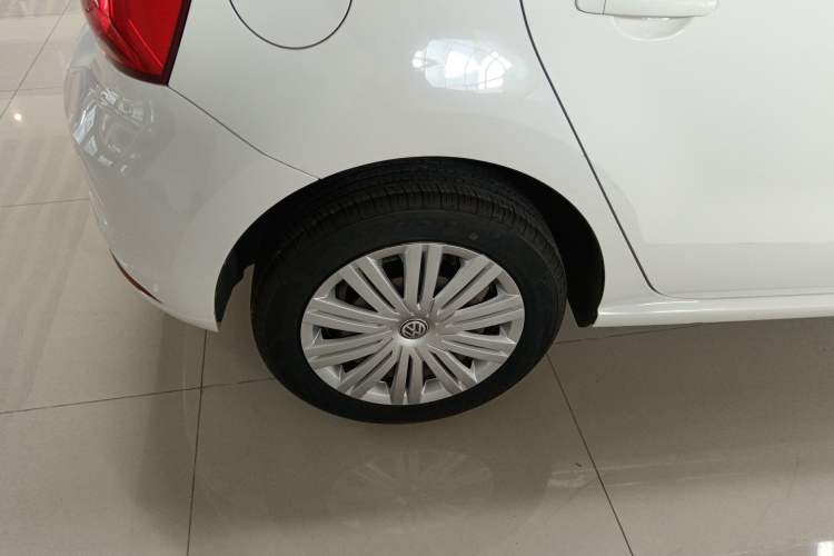 Used Volkswagen Polo 2016 1.6L Automatic Comfort Model