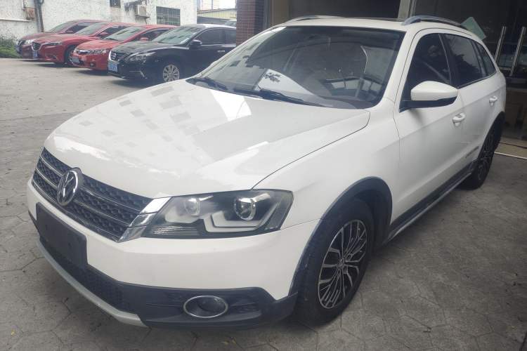 Used Volkswagen Cross Lavida 2014 1.4TSI DSG