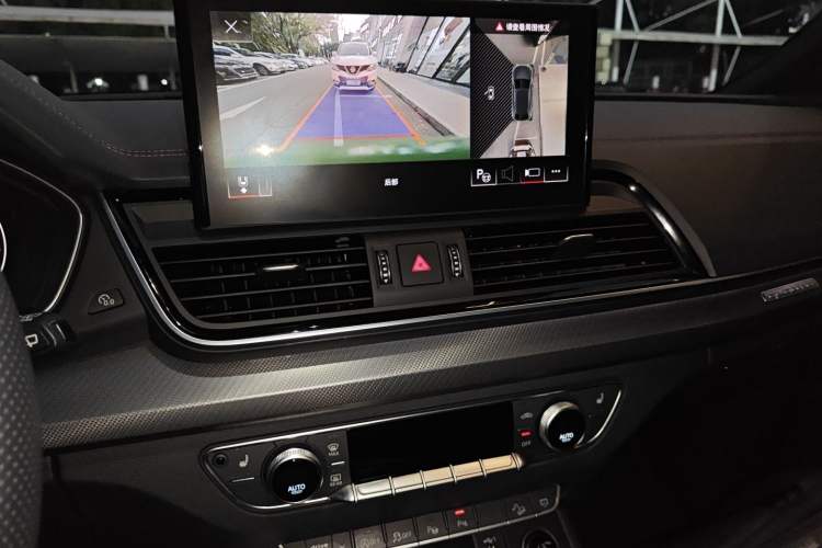 Used Audi Q5L Sportback 2022 Restyled 40 TFSI RS Kit Performance Version
