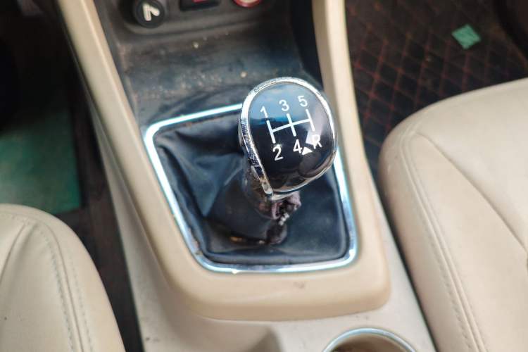 Used Baojun 730 2014 1.5L manual Comfort ESP version 7 seats
