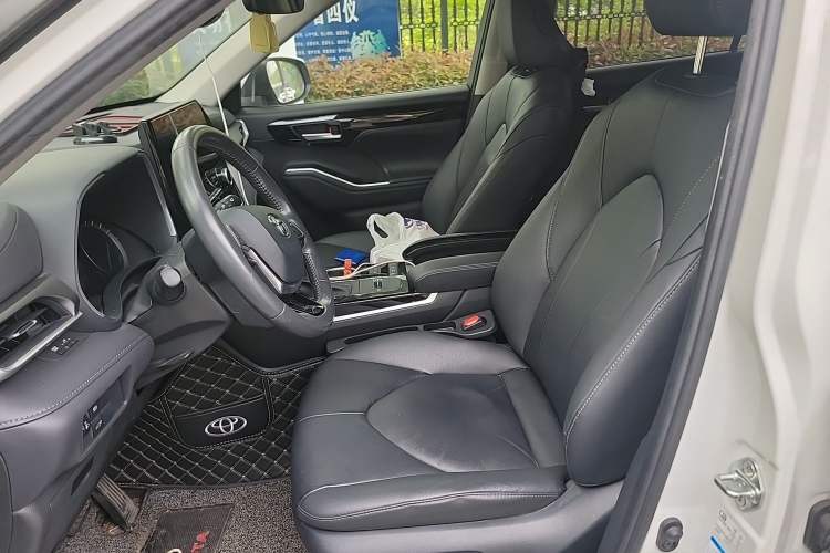 Used Toyota Highlander 2022 Dual-Engine 2.5L Four-Wheel Drive Prestige Version 7 Seats Left Front Seat