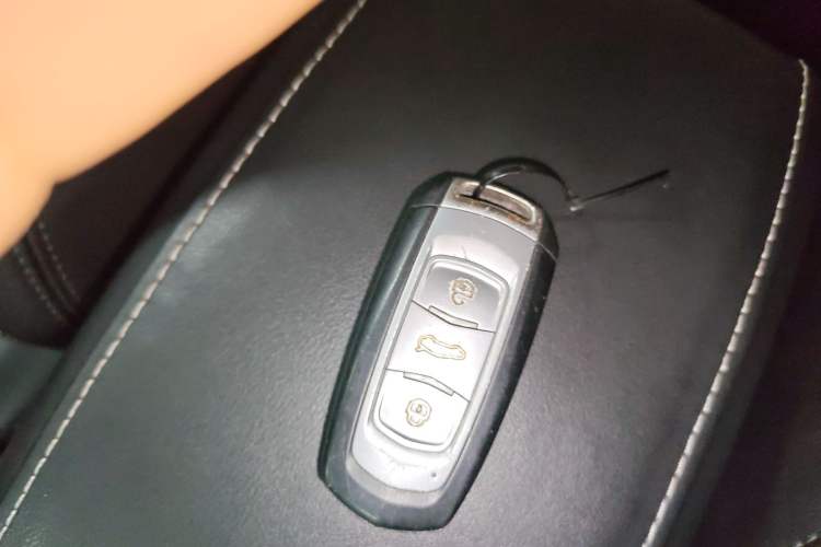 Used Geely Auto Emgrand X7 Sport 2018 1.8TD Automatic Two-Wheel Drive Zhiya Model Vehicle Key