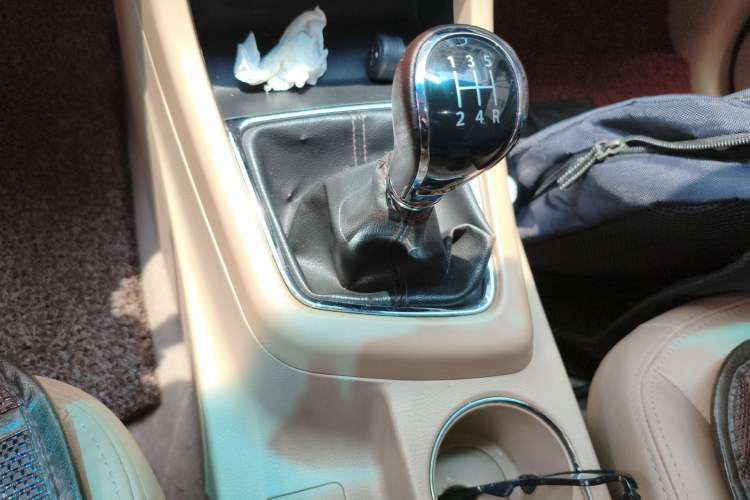 Used Baojun 730 2014 1.5L Manual Luxury Navigation ESP Version 7 Seats