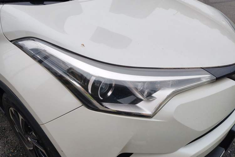 Used Toyota IZOA 2018 2.0L Yichi Version China VI Standard
