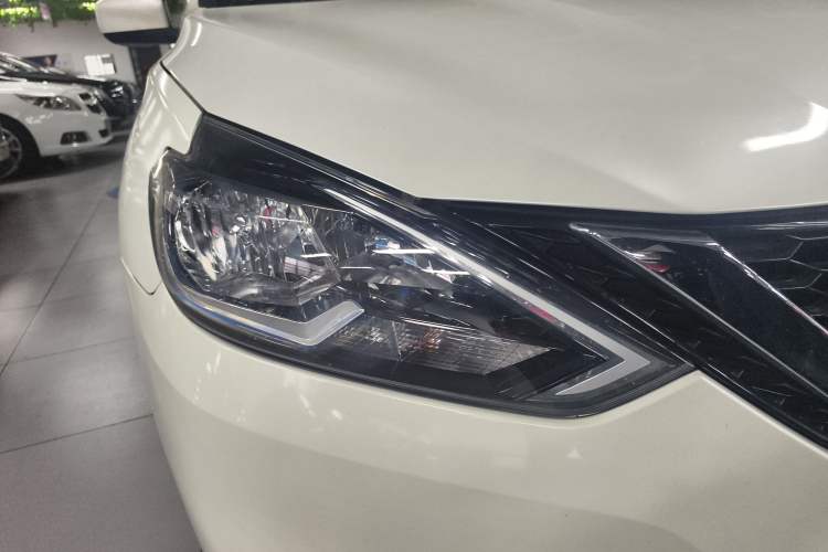 Used Nissan Sylphy 2021 Classic 1.6XE CVT Comfort Edition Right Front Headlight