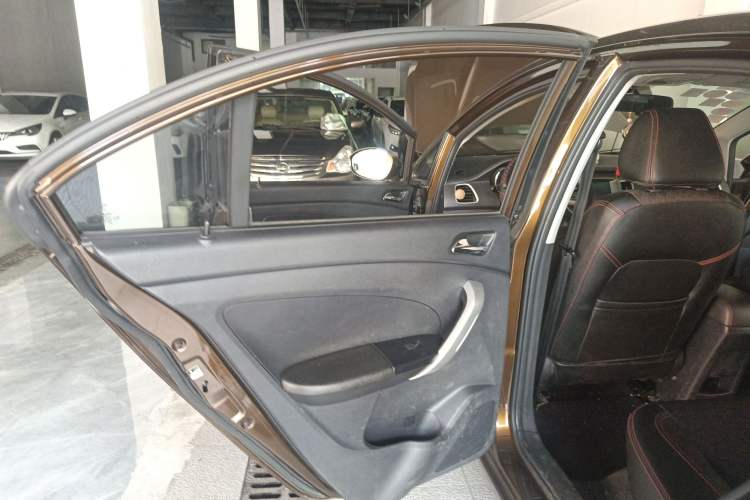 Used Cowin C3 2015 1.5L Manual Gold Diamond Edition