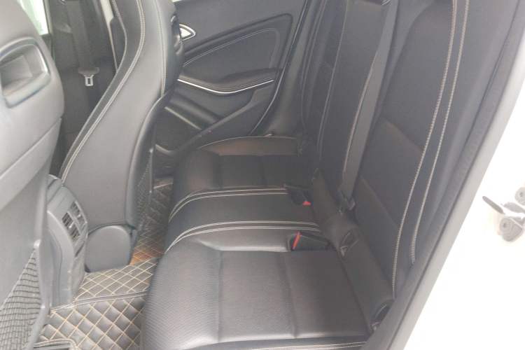 Used Mercedes-Benz GLA 2019 GLA 200 Fashion Model Left Rear Seat