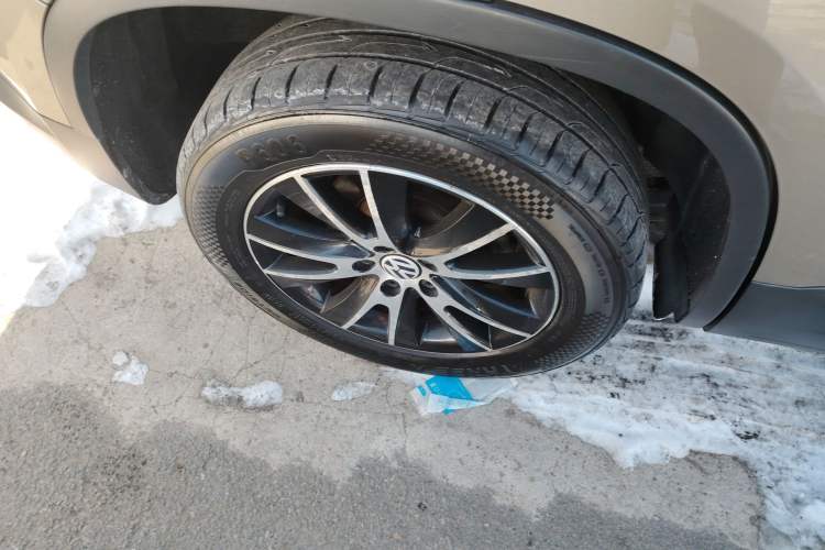 Used Volkswagen Tiguan L 2015 1.8TSI Automatic All-Wheel-Drive Luxury Model