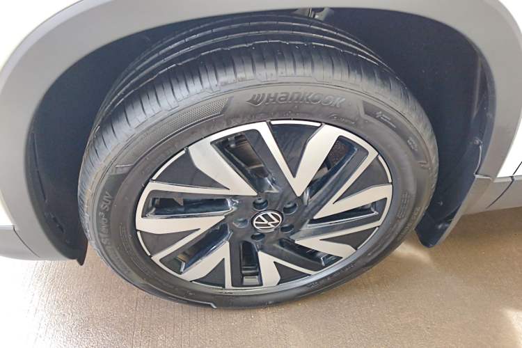 Used Volkswagen Tayron 2024 300TSI Two-Wheel-Drive Luxury Plus Advanced Version Left Front Wheel Hub
