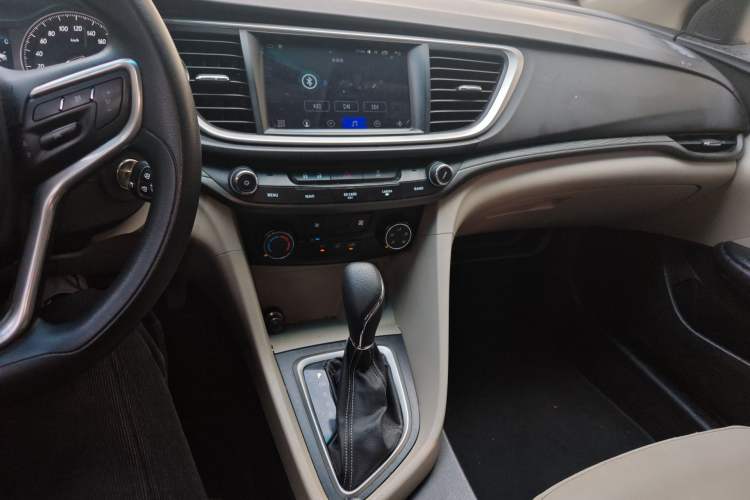 Used Buick GT 2017 15N Automatic Elite Version Audio And AC Panel