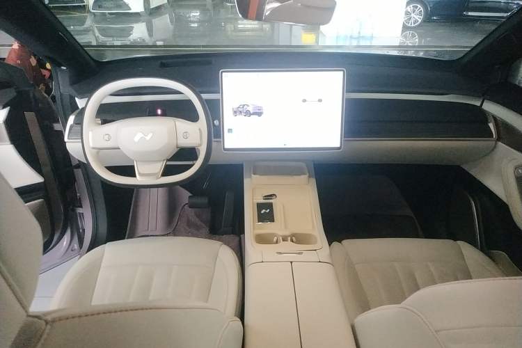 Used ONVO L60 2024 60 kWh Rear-Drive Version
