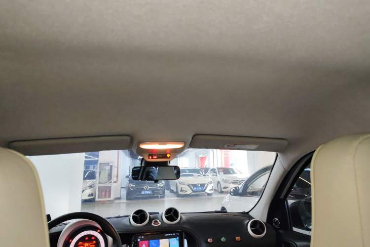 Used smart forfour 2018 1.0L 52 kW Dynamic Edition
