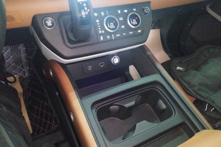 Used Land Rover Defender 2024 110 3.0T P400 X-DYNAMIC HSE