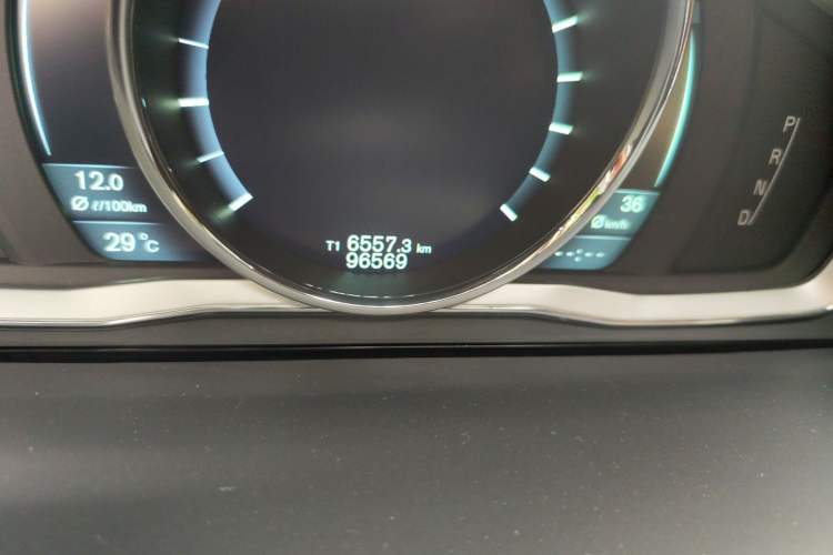 Used Volvo V60 2014 T5 Zhiya Edition
