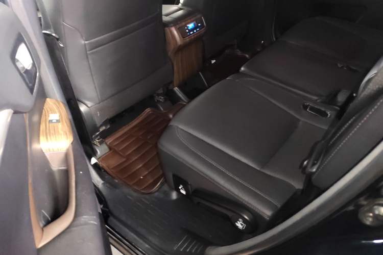 Used Toyota Highlander 2015 2.0T Four-Wheel Drive Luxury Edition 7-Seater Left Rear Seat