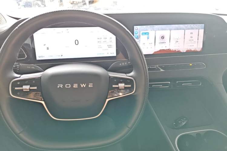 Used Roewe D7 2023 DMH 125km Flagship Edition
