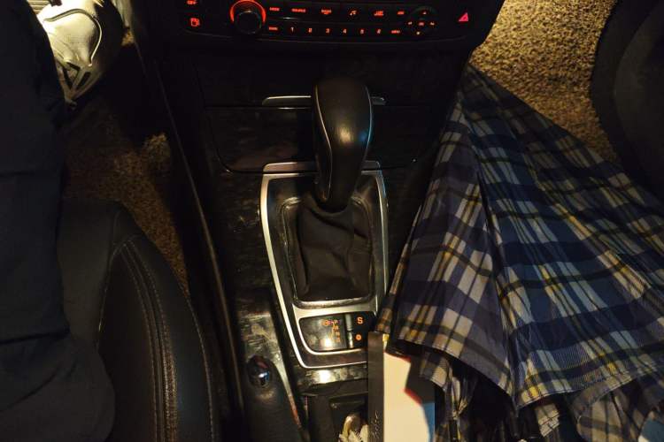 Used Citroen C5 2013 2.3L Automatic Zunyu Model Gear Lever