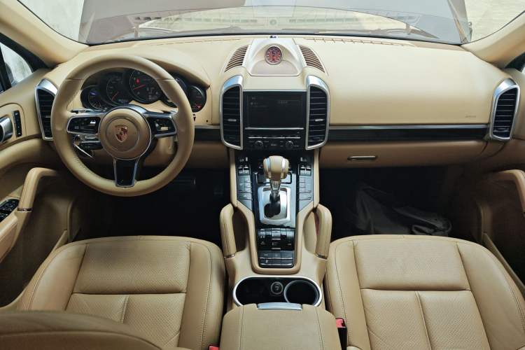 Used Porsche Cayenne 2015 Cayenne 3.0T Center Console