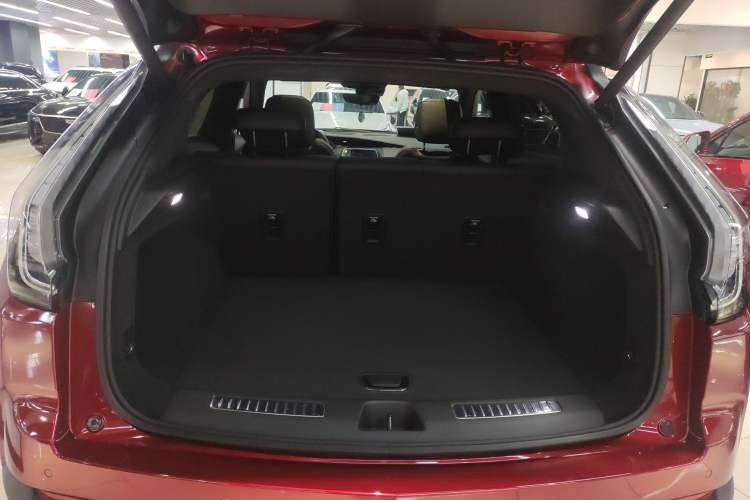 Used Cadillac XT4 2022 28T Four-Wheel Drive Platinum Edition