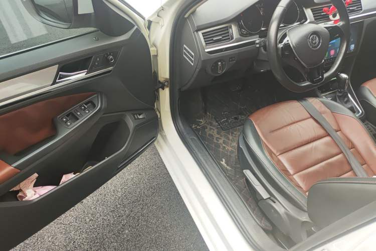 Used Volkswagen Bora 2016 1.6L Automatic Comfort Model Driver Seat