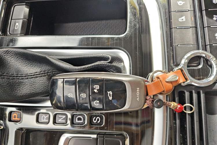 Used GAC Trumpchi GS8 2017 320T Two-Wheel Drive Luxury Smart Connectivity Version (7 Seats)