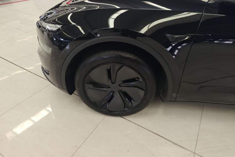 Used Tesla Model Y 2025 Rear-Wheel-Drive Version
