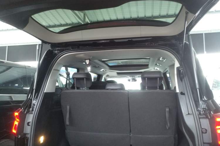 Used SAIC MAXUS G20 2023 Facelifted PLUS 2.0T Gasoline Automatic Luxury Edition