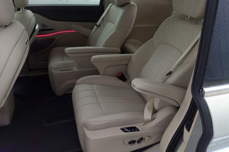 Used VOYAH Dream 2024 PHEV Extended-Range Premium Edition