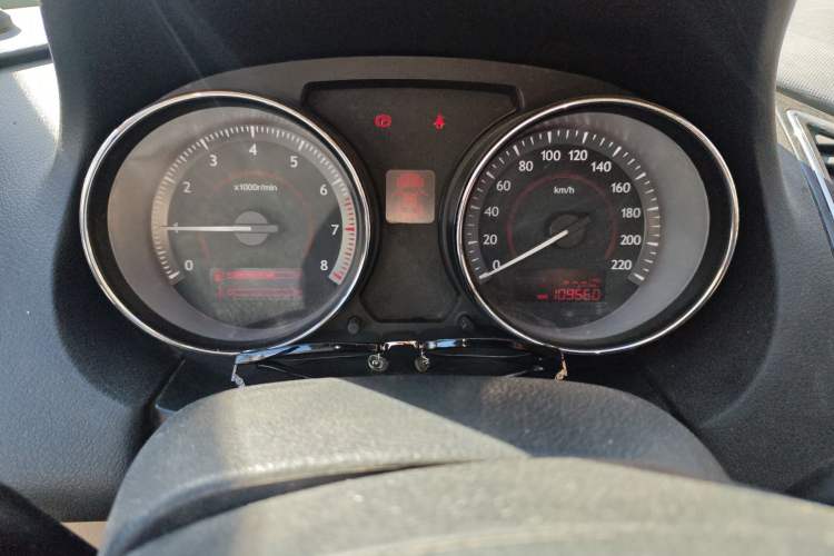 Used Bestune B50 2013 1.6L manual luxury version Odometer Close Up